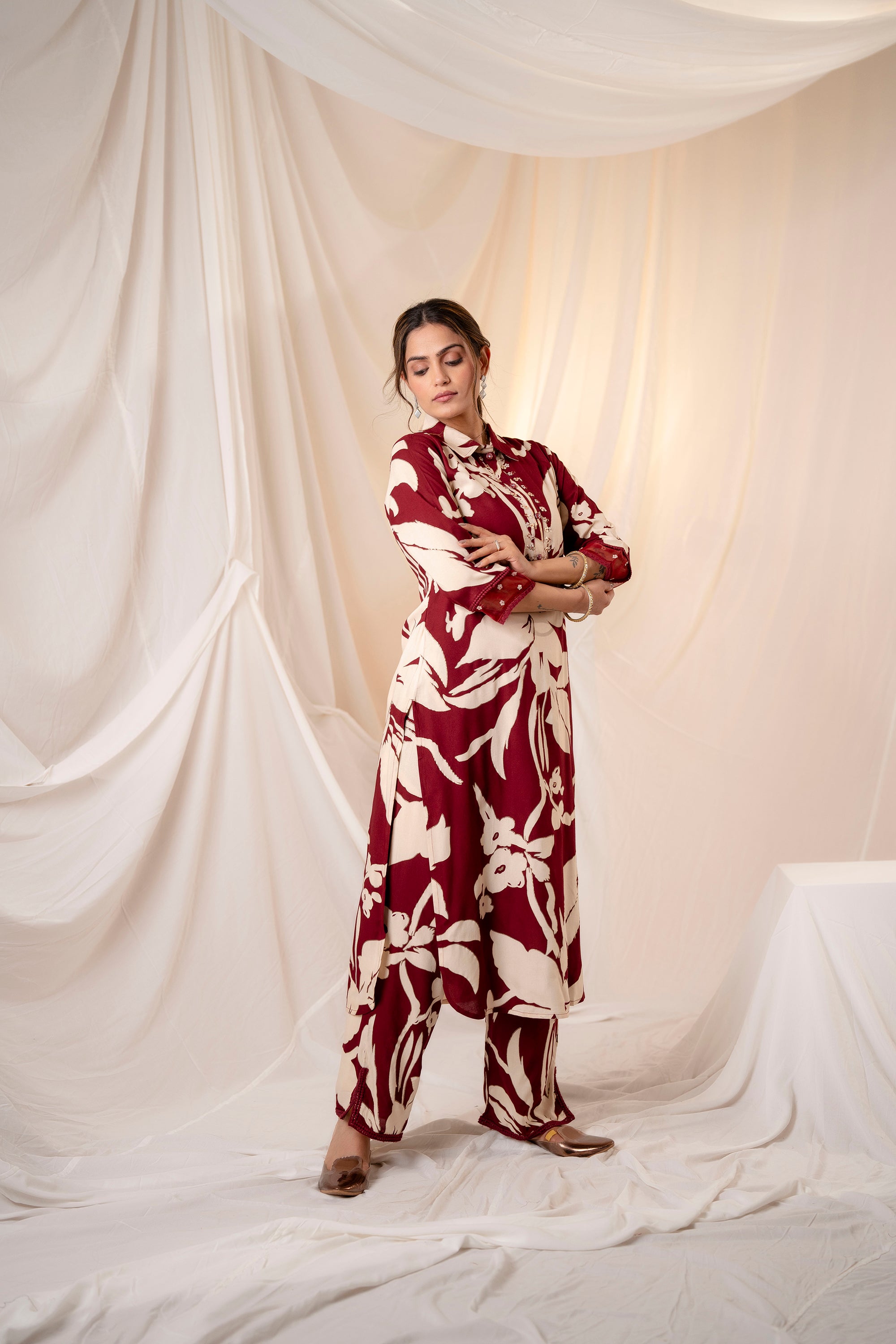 Floral Maroon Printed Shirt Collar Kurta With Trousers